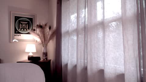 Snapshot of raven_feathers chatting on October 20, 2:50 pm Roxanneredlight59 online show from October 20, 2:50 pm