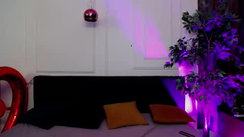 Raven Foxxy online show from February 28, 5:08 am