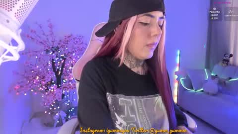 Snapshot of raven_sakura chatting on August 1, 3:44 pm . online show from August 1, 3:44 pm