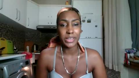 ravenbby online show from April 21, 8:44 pm