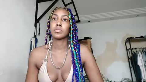 Snapshot of ravenbby chatting on July 1, 2:35 am ravenbby online show from July 1, 2:35 am