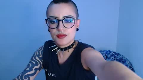 ravendarkness_ online show from April 9, 12:54 am