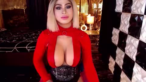 ravenmystiquex online show from April 9, 5:07 pm