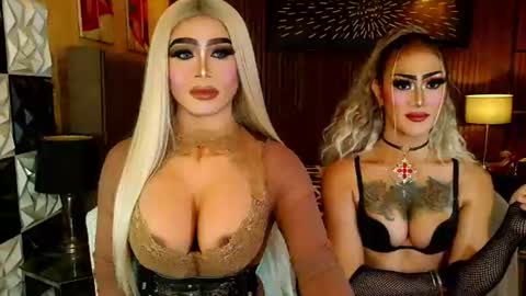 Snapshot of ravenmystiquex chatting on July 27, 9:16 am ravenmystiquex online show from July 27, 9:16 am