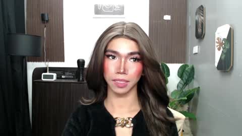 ravennaxx online show from February 22, 4:18 am