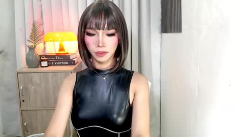 ravennaxx online show from November 30, 4:22 pm