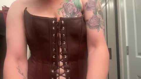 Raven Ray online show from April 18, 5:11 am