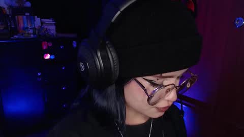 raventh_ online show from December 17, 2:06 am