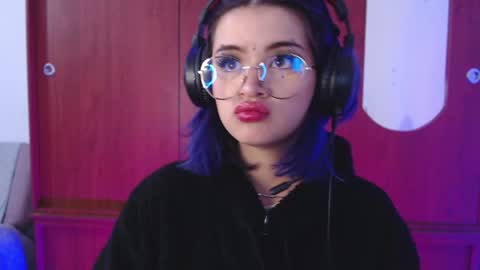 raventh_ online show from April 2, 10:46 am