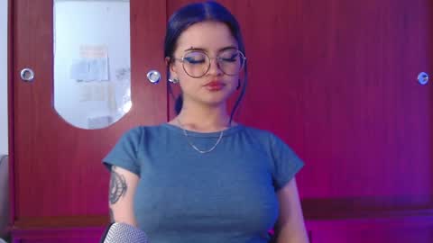 Snapshot of raventh_ chatting on April 25, 12:41 pm raventh_ online show from April 25, 12:41 pm