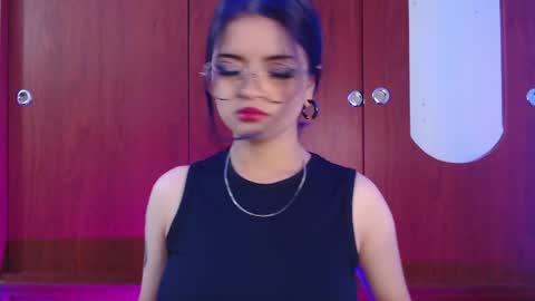 Snapshot of raventh_ chatting on April 26, 11:30 am raventh_ online show from April 26, 11:30 am