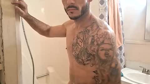 Snapshot of ravenwings5235 chatting on October 22, 1:00 pm ravenwings5235 online show from October 22, 1:00 pm