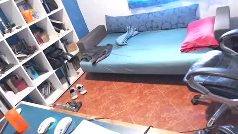 ravingr3d3 online show from September 12, 9:42 am