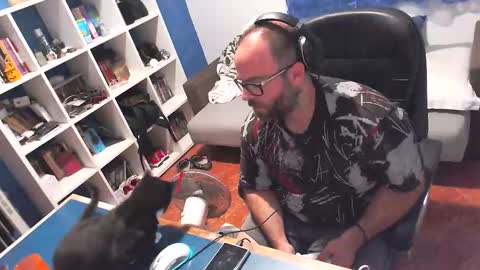 ravingr3d3 online show from October 6, 9:34 pm