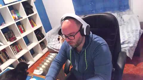 ravingr3d3 online show from February 7, 9:29 pm