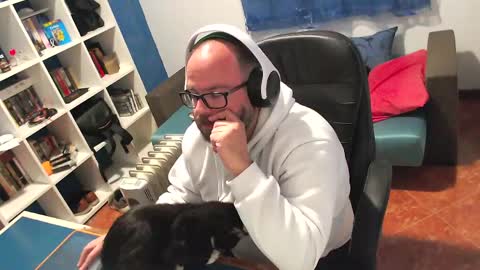 ravingr3d3 online show from March 28, 9:25 pm