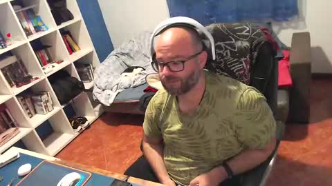 ravingr3d3 online show from April 21, 10:34 pm