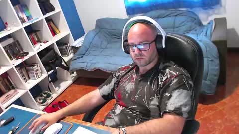 Snapshot of ravingr3d3 chatting on April 29, 5:30 pm ravingr3d3 online show from April 29, 5:30 pm