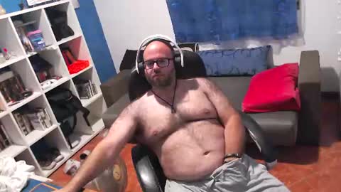 Snapshot of ravingr3d3 chatting on June 28, 12:27 am ravingr3d3 online show from June 28, 12:27 am