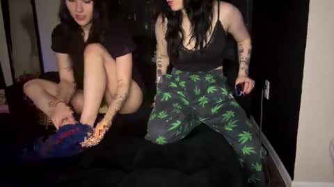 Ravyn and Nyx online show from October 6, 2:20 am