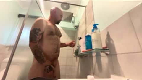 Snapshot of rawdillz121 chatting on February 23, 5:05 am Down under guy online show from February 23, 5:05 am