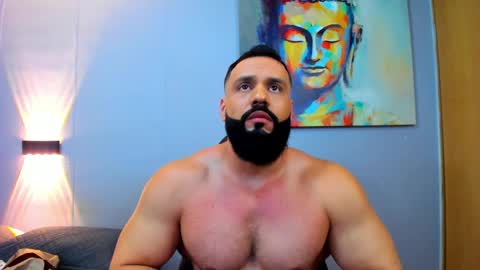 Snapshot of rawmathews chatting on January 19, 4:44 am rawmathews online show from January 19, 4:44 am