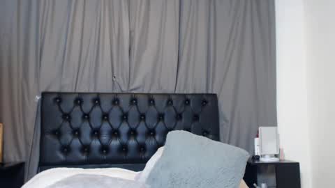 Snapshot of ray_weed chatting on February 18, 2:16 am Ray online show from February 18, 2:16 am