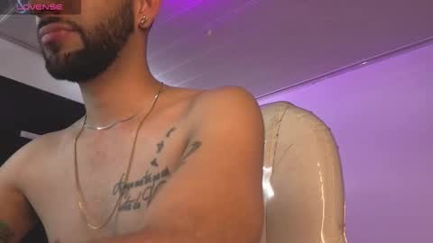 Snapshot of rayan_ortiz chatting on November 15, 6:11 am rayan_ortiz online show from November 15, 6:11 am