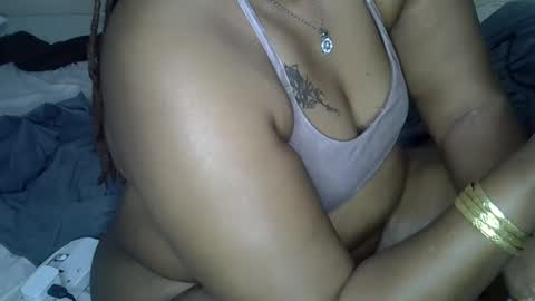 Snapshot of raylee810889 chatting on November 7, 2:00 am raylee810889 online show from November 7, 2:00 am