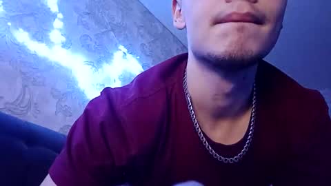 Snapshot of raymartino chatting on February 11, 2:46 am RayMartino online show from February 11, 2:46 am