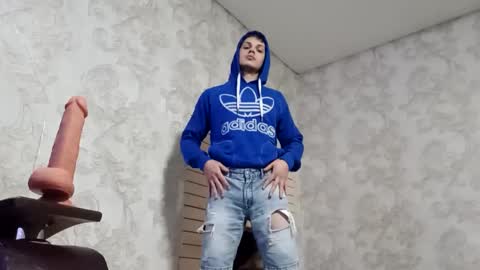 Snapshot of raymartino chatting on February 21, 2:59 pm RayMartino online show from February 21, 2:59 pm