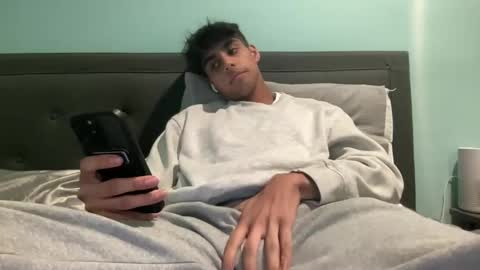 raymondg8596 online show from February 4, 1:56 am