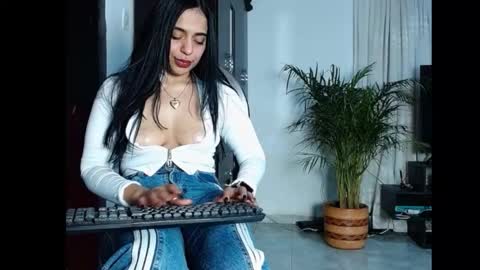 Snapshot of raysweet1 chatting on December 13, 2:10 am RAY online show from December 13, 2:10 am