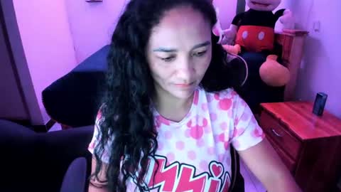 Snapshot of rayza_mature_ chatting on June 13, 1:25 am Danna online show from June 13, 1:25 am