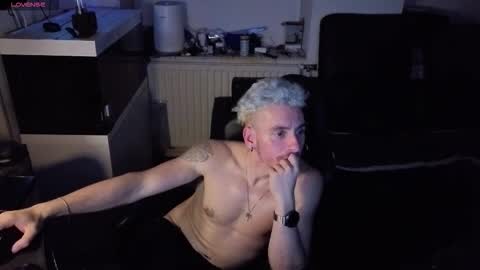 Rayzel online show from January 17, 11:19 pm