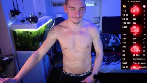 Rayzel online show from February 28, 10:33 pm