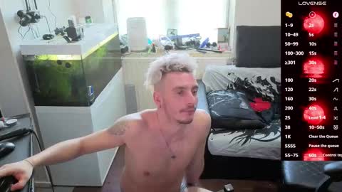 Rayzel online show from March 5, 3:30 pm