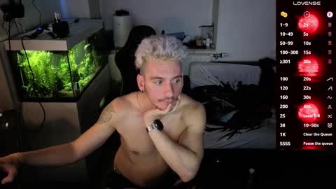 Rayzel online show from March 15, 12:49 am