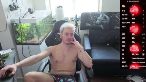 Rayzel online show from March 29, 11:43 am