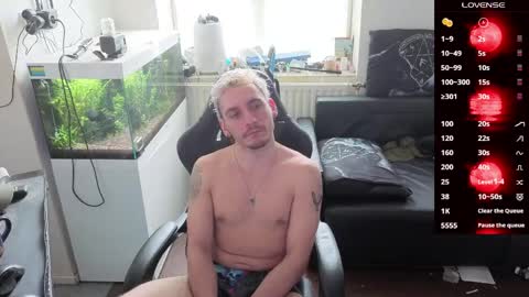 Rayzel online show from March 31, 8:59 am