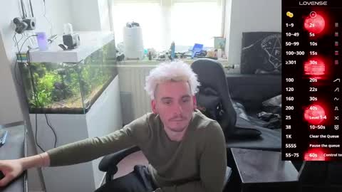 Rayzel online show from April 12, 11:48 am