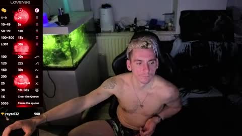 Rayzel online show from April 21, 1:53 am