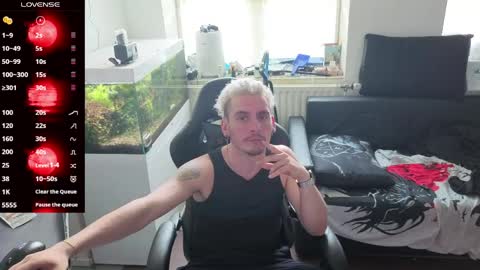 Rayzel online show from May 2, 1:16 pm