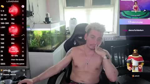 Rayzel online show from June 8, 1:33 pm