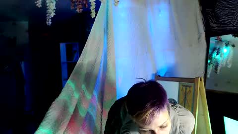 Snapshot of raziel_haze chatting on January 11, 10:18 pm Yrriel Strife Candy-Demon Caveboy mr. Cringe online show from January 11, 10:18 pm