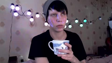 Snapshot of raziel_haze chatting on October 17, 10:07 am Yrriel Strife Candy-Demon Caveboy mr. Cringe online show from October 17, 10:07 am