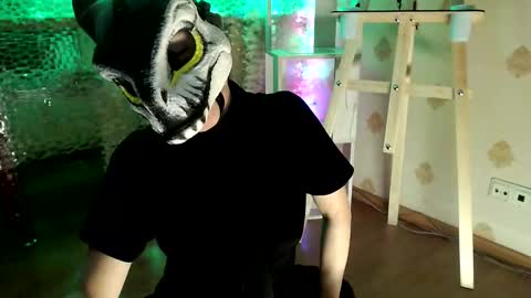 Snapshot of raziel_haze chatting on November 13, 1:54 pm Yrriel Strife Candy-Demon Caveboy mr. Cringe online show from November 13, 1:54 pm