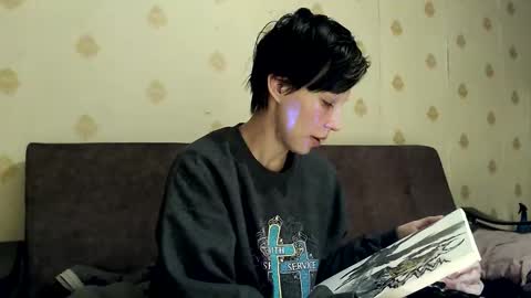 Snapshot of raziel_haze chatting on November 19, 4:01 am Yrriel Strife Candy-Demon Caveboy mr. Cringe online show from November 19, 4:01 am