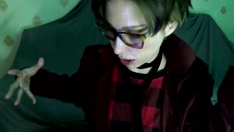 Snapshot of raziel_haze chatting on November 23, 6:52 pm Yrriel Strife Candy-Demon Caveboy mr. Cringe online show from November 23, 6:52 pm