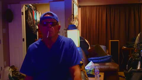 Snapshot of ready4aride2day chatting on December 10, 9:33 am ready4aride2day online show from December 10, 9:33 am